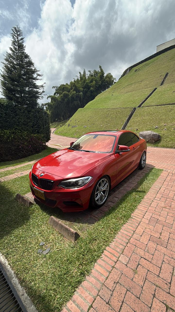 BMW M240i